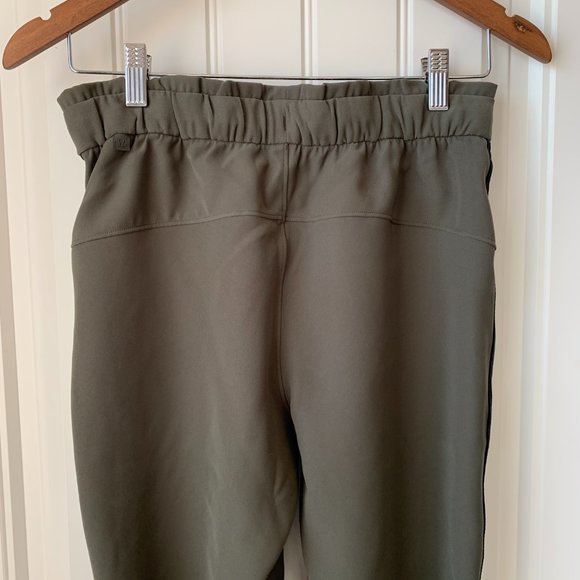 Lululemon On The Fly Jogger Velvet Trim Olive Sz 4 - Picture 10 of 13